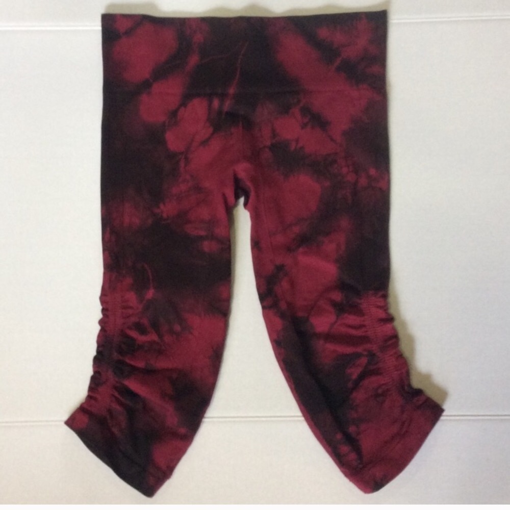 Lululemon Ebb to Street crops size 8